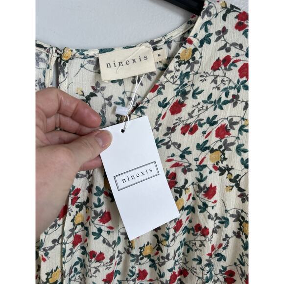 Ninexis NWT Printed Bohemian Rayon Pullover Short Sleeve Blouse Size Medium - Picture 6 of 9